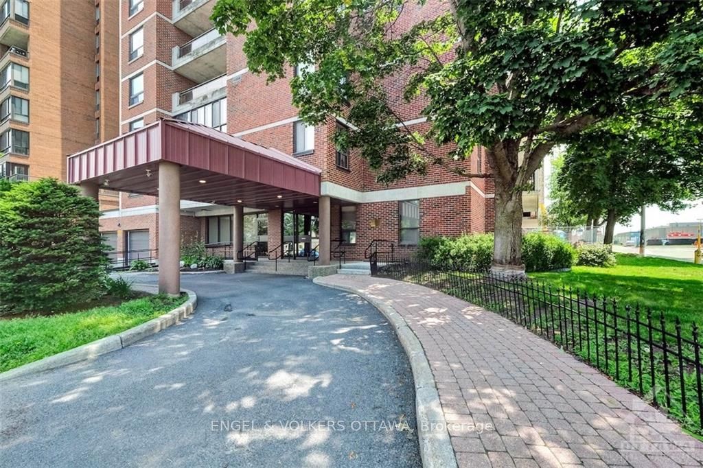 206 - 50 EMMERSON Ave West Centre Town Ontario Canada Sold residential   Royal LePage Performance Realty, Brokerage *