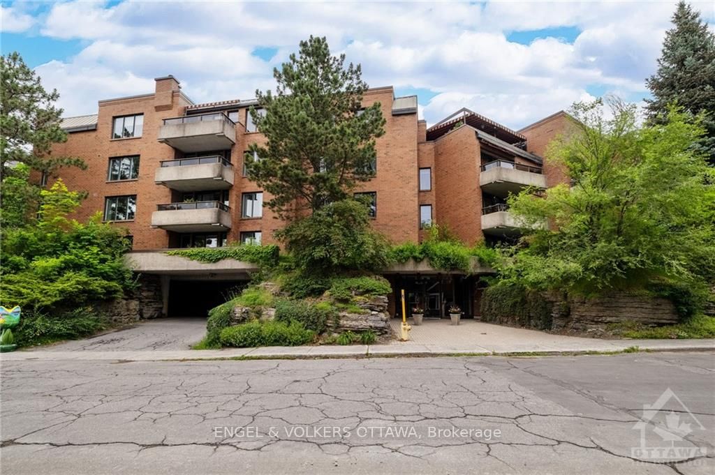 105 - 7 KIPPEWA Dr Dows Lake - Civic Hospital and Area Ontario Canada Sold residential Royal LePage Performance Realty, Brokerage *