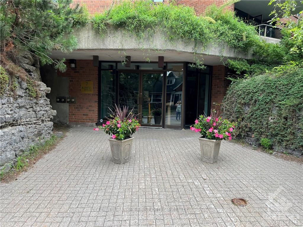 201 - 7 KIPPEWA Dr Ottawa Ontario Canada Rented residential Royal LePage Performance Realty, Brokerage *
