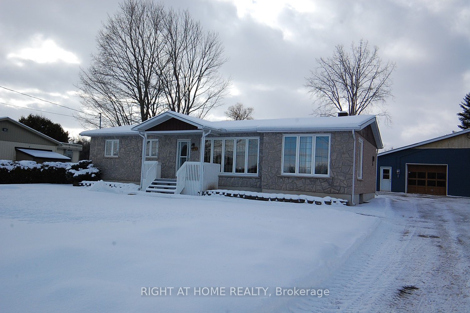 312 Ramage Road Clarence-Rockland Ontario Canada Sale residential   Right at Home Realty, Brokerage