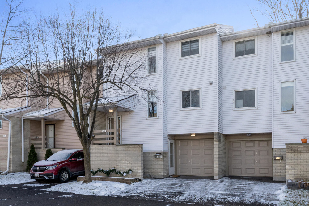 109 - Lynden Circ Georgetown Ontario Canada Sold residential Monica Keess Royal LePage Meadowtowne Realty Inc., Brokerage