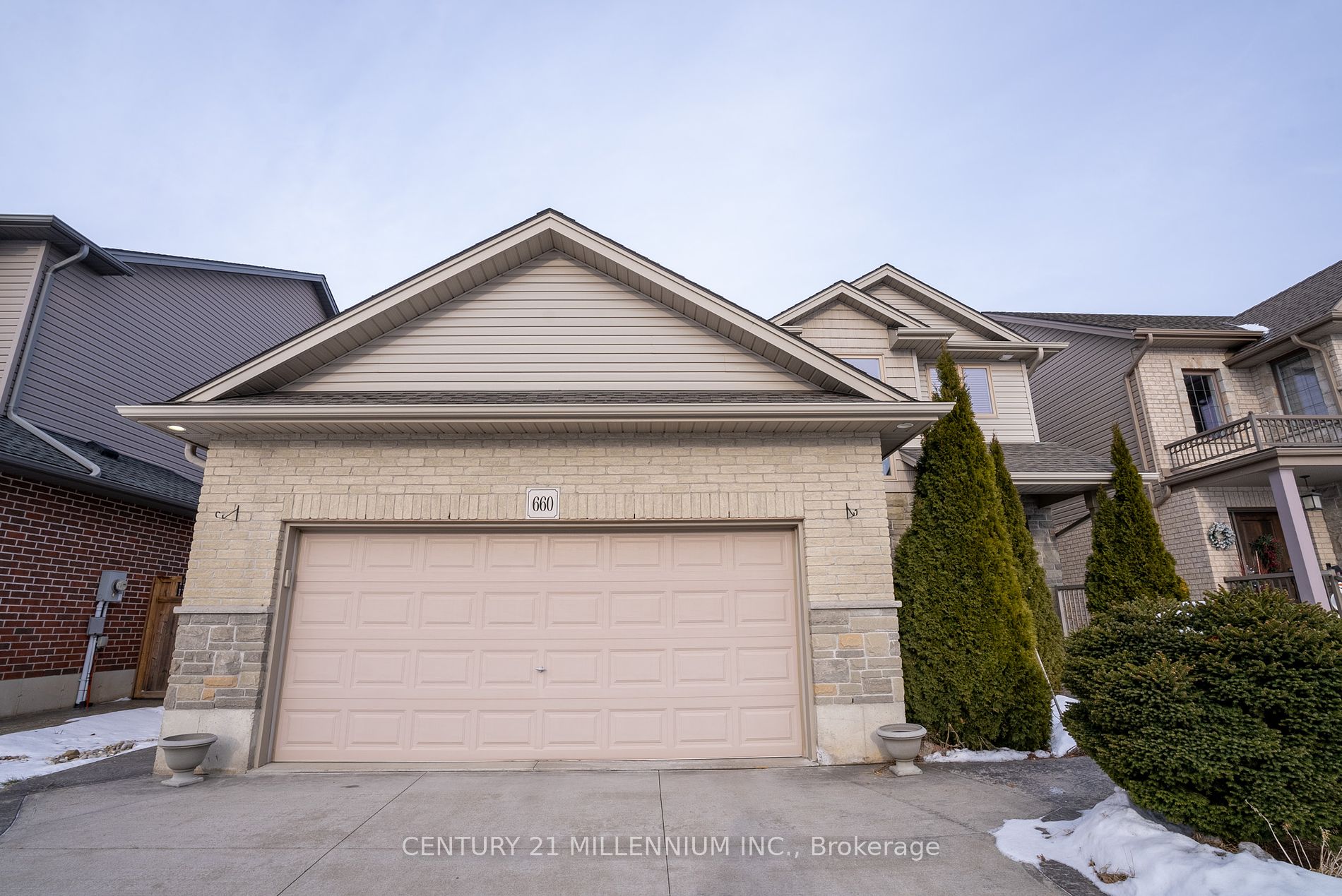 660 Normandy Dr Woodstock Ontario Canada Sold residential Calvin Douglas CENTURY 21 MILLENNIUM INC.