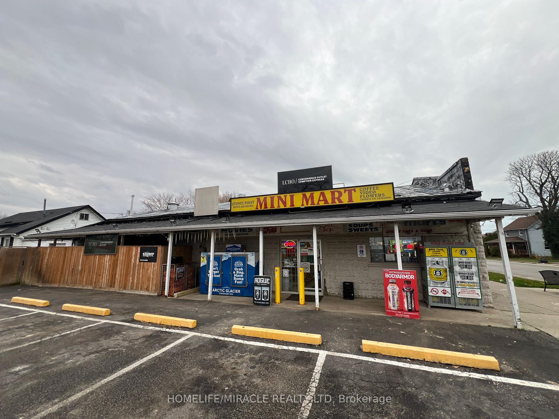 6955- 6957 Tecumseh Road Lakeshore Ontario Canada Sale commercial HomeLife Realty Services Inc.