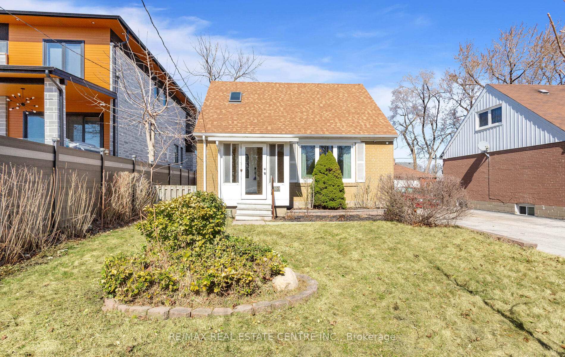 32 Allenby Avenue Toronto Ontario Canada Sold residential Rajan Sethi RE/MAX Real Estate Centre Inc., Brokerage *