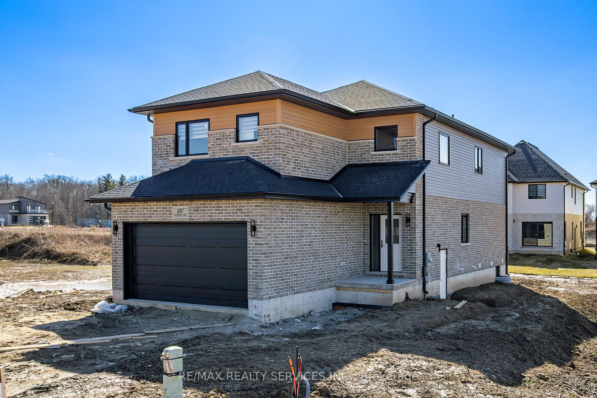 1187 Hobbs Drive London South Ontario Canada Sale residential Harpreet Rakhra RE/MAX REALTY SERVICES INC. Brokerage*