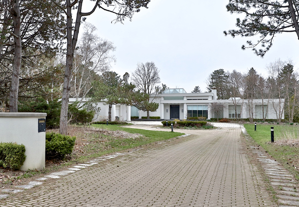 45 Park Lane Circle   Toronto Ontario Canada Sold residential Izabela Jaskiewicz RE/MAX Realtron Realty Inc., Brokerage*