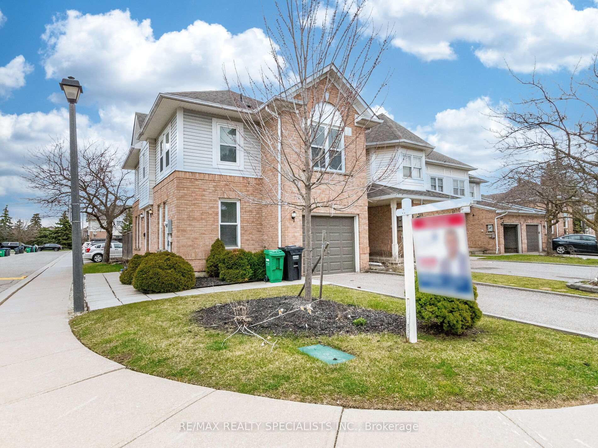 27 Brisbane Court Brampton Ontario Canada Sold residential Sam Sandhu RE/MAX Realty Specialists Inc., Brokerage*
