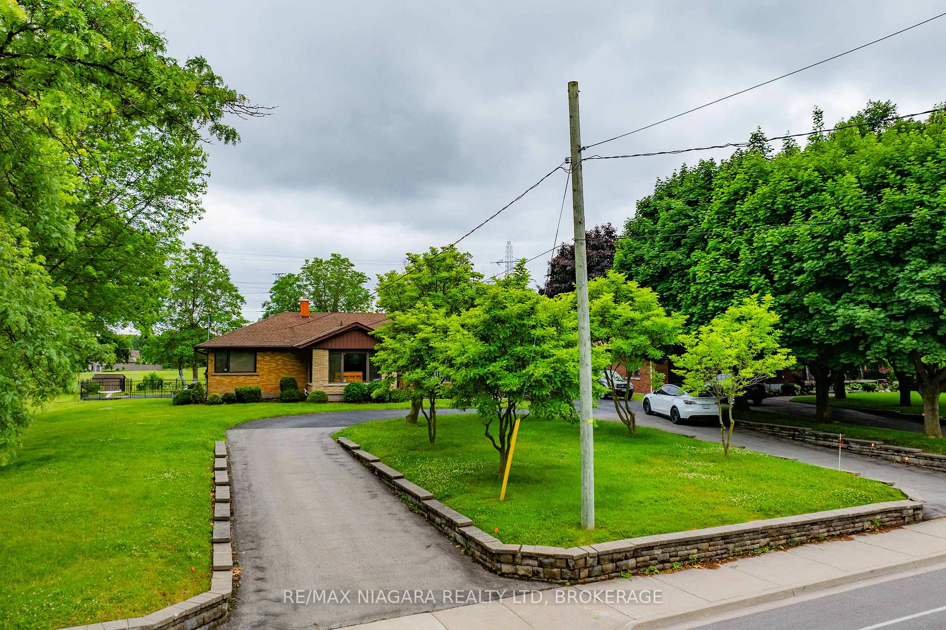 6378 Mountain Road Niagara Falls Ontario Canada Sale residential ARNAV KAUSHAL ACCSELL REALTY INC. Brokerage*