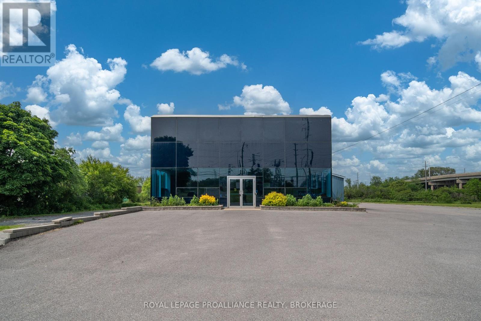 1033 John Counter Boulevard Kingston Ontario Canada Lease commercial Team Tallen Royal LePage Proalliance Realty, Brokerage