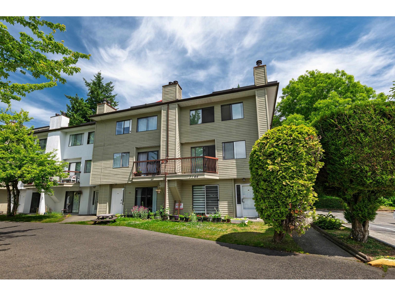 210 7144 133B STREET Surrey British Columbia Canada Sale residential ARNOLD CABIGON Team 3000 Realty Ltd.