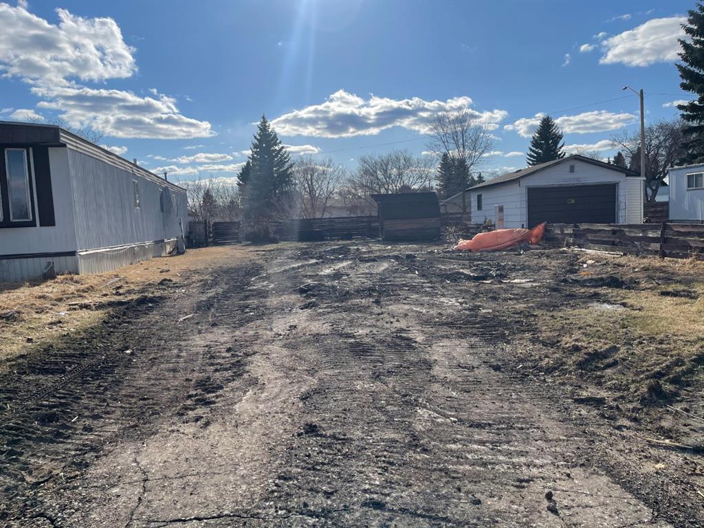 1534 15 Street Crescent Wainwright Alberta Canada Sale residential   Helping you find a home to fill with Life, Laughs & Love
