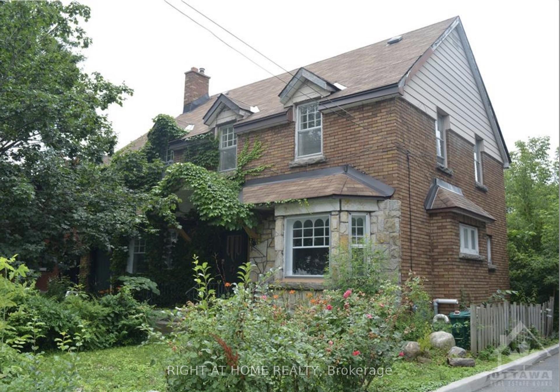 344 Tweedsmuir Avenue Ottawa Ontario Canada Sale residential Henga Nayeri Right at Home Realty, Brokerage*