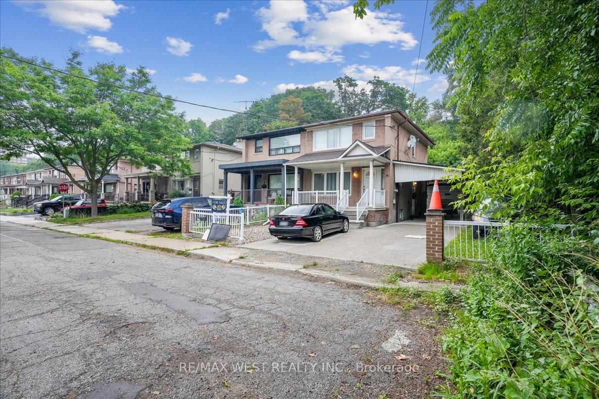 3 Hilldale Road NW Toronto Ontario Canada Sale residential Hariharan Nadarajah RE/MAX Ace Realty Inc., Brokerage*