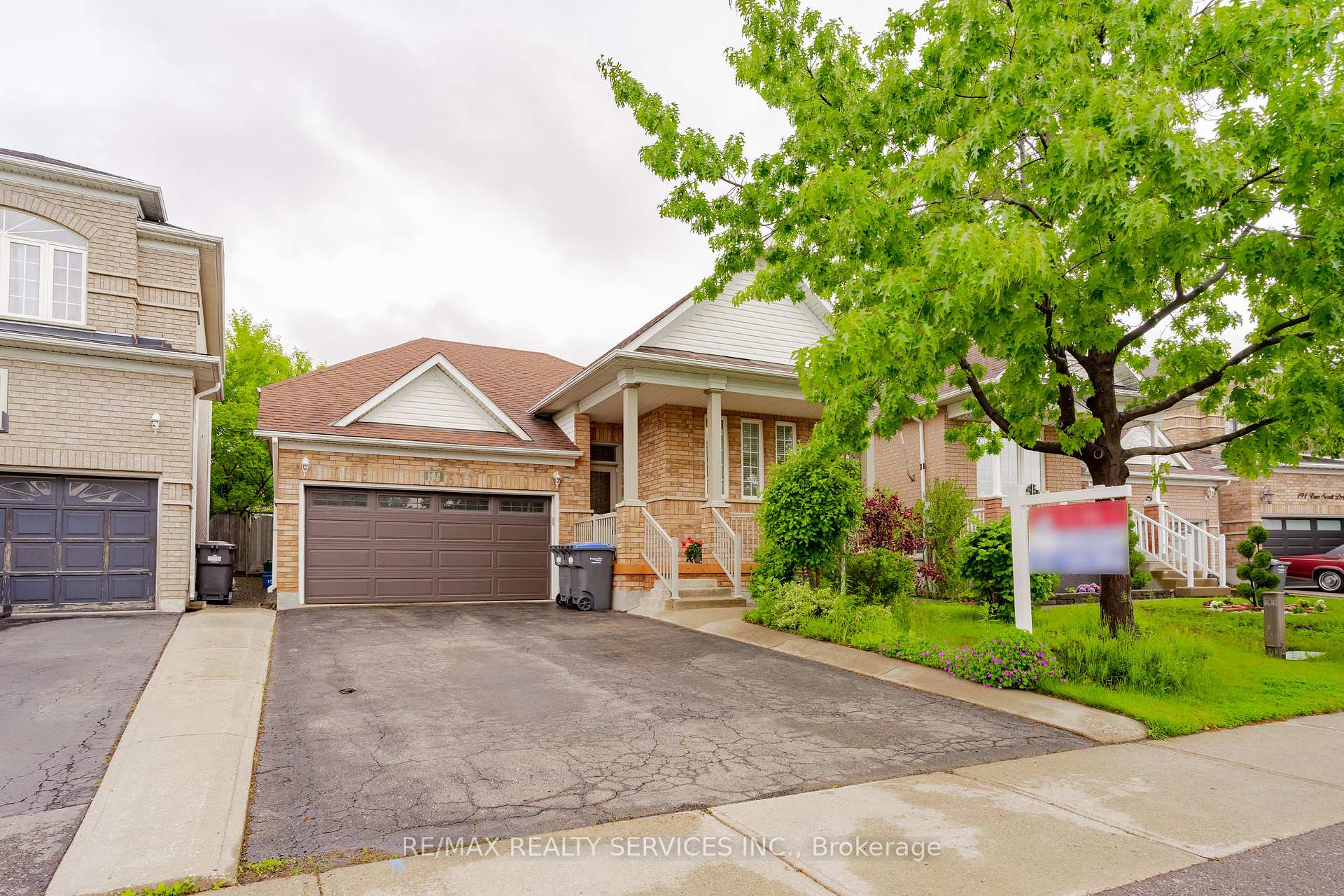 195 Van Scott Drive Brampton Ontario Canada Sale residential LARRY PERSAUD RE/MAX Realty Services Inc., Brokerage*