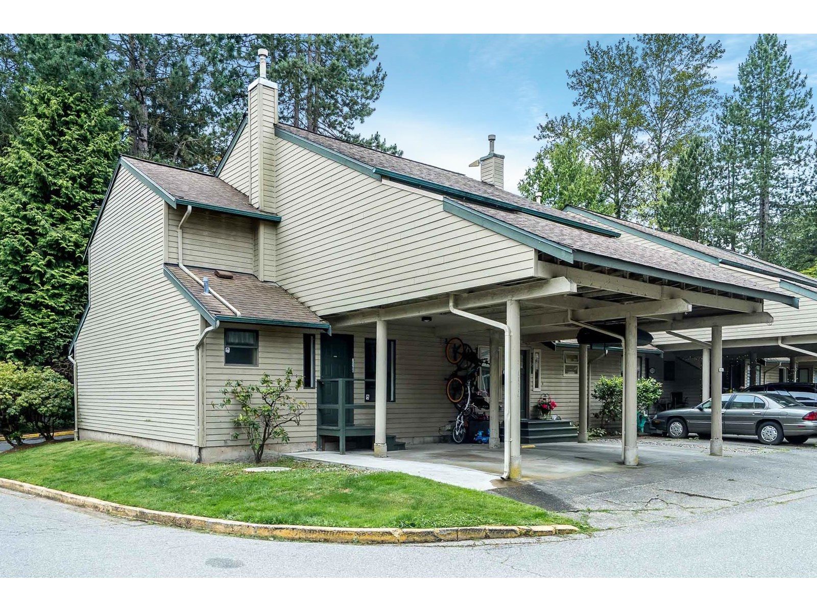 15766 MCBETH ROAD Surrey British Columbia Canada Sale residential   HomeLife Benchmark Realty Corp.