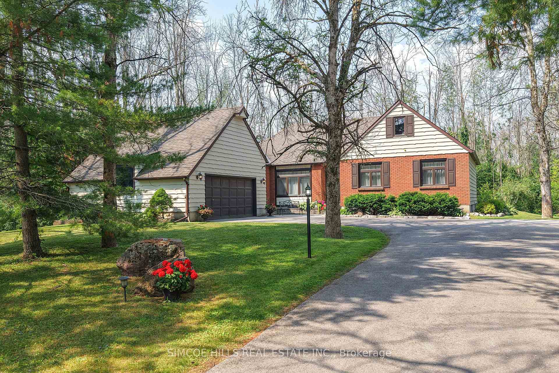 CO - 131 Courtland Street Ramara Ontario Canada Sale residential Rochelle Mervin SIMCOE HILLS REAL ESTATE INC.