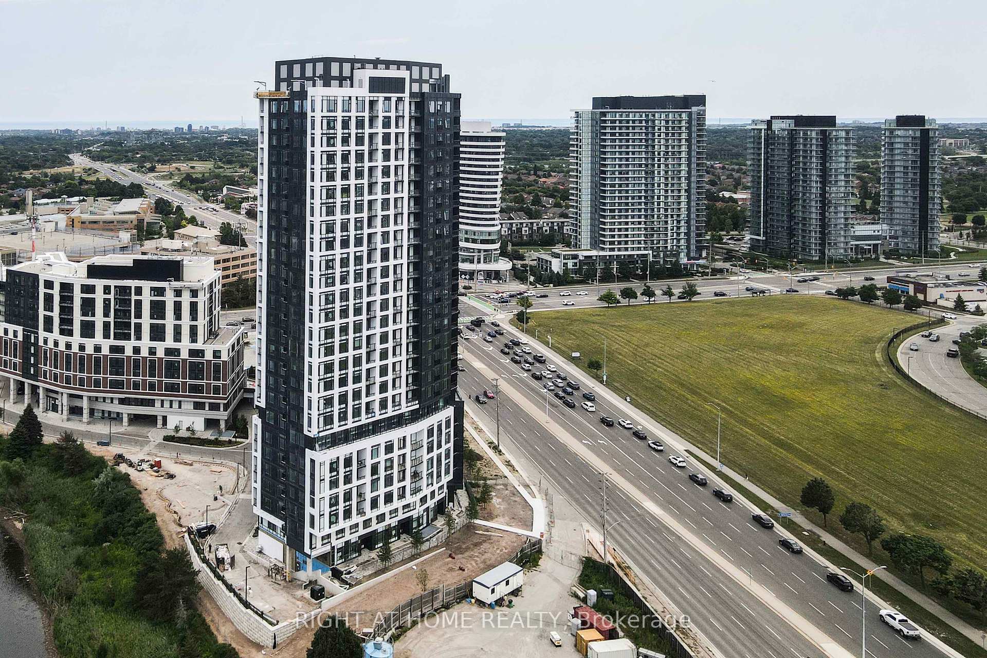 1401 - 2495 Eglinton Avenue W Mississauga Ontario Canada Rented residential Christopher Hurst Right at Home Realty, Brokerage*