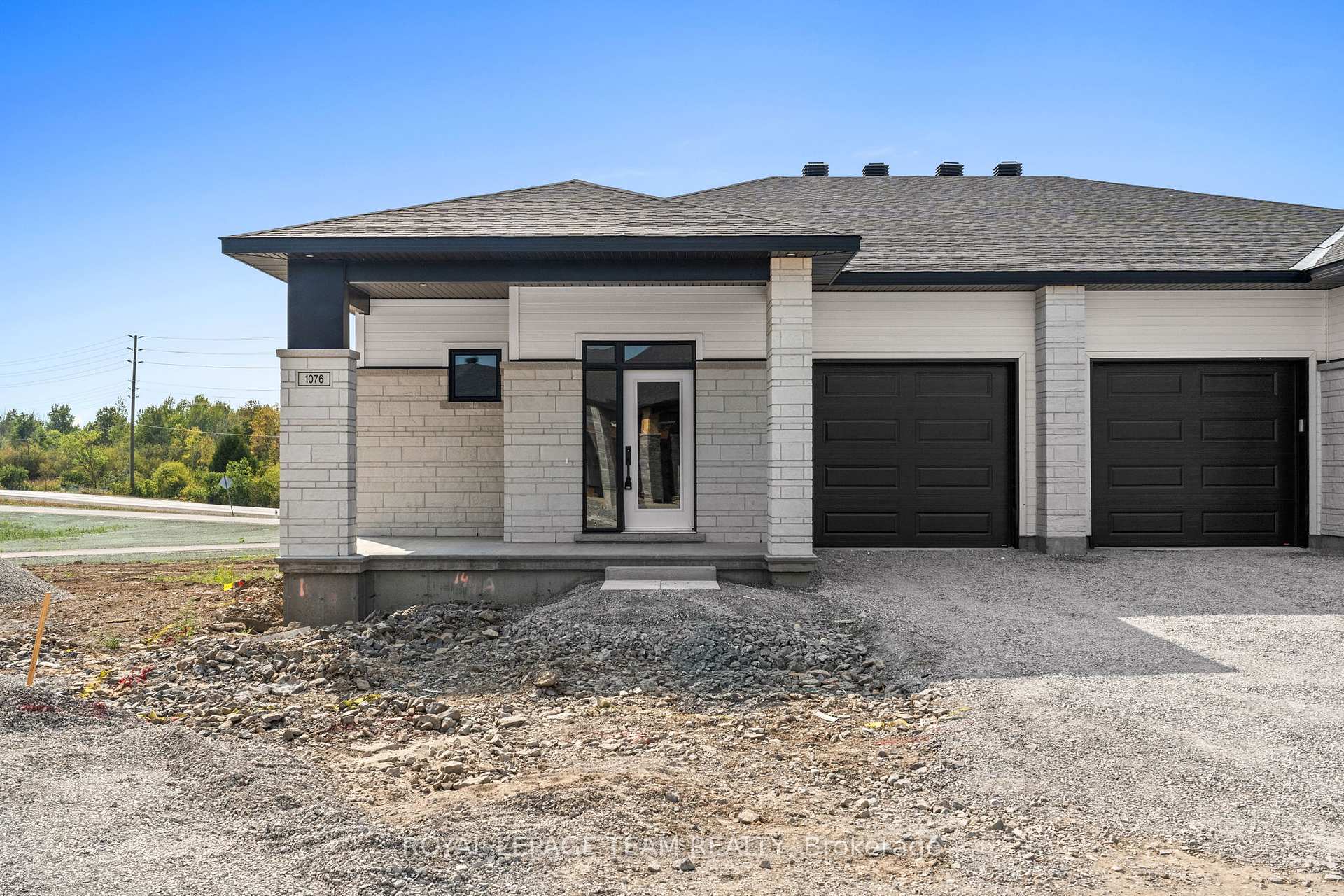1076 Moore Street Brockville Ontario Canada Sale residential   HomeLife/DLK Real Estate Ltd., Brokerage*