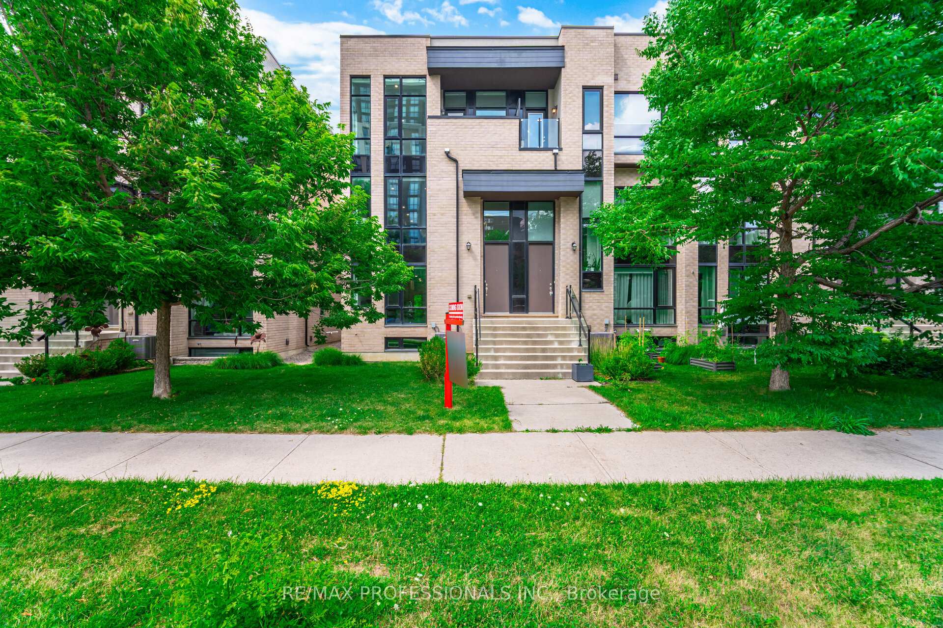 Pony's House Sarla Khan - Toronto Real Estate