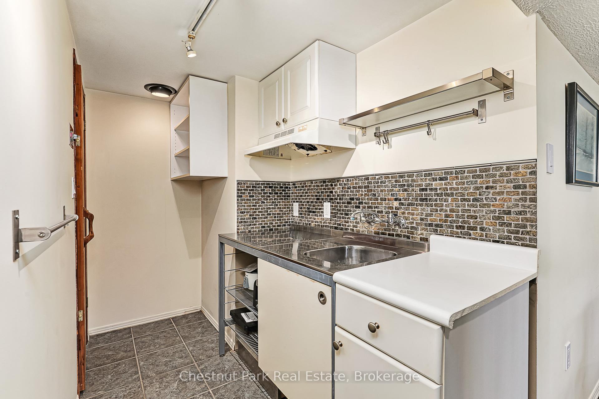 4 Bedroom Single Family Home/House's Image 21