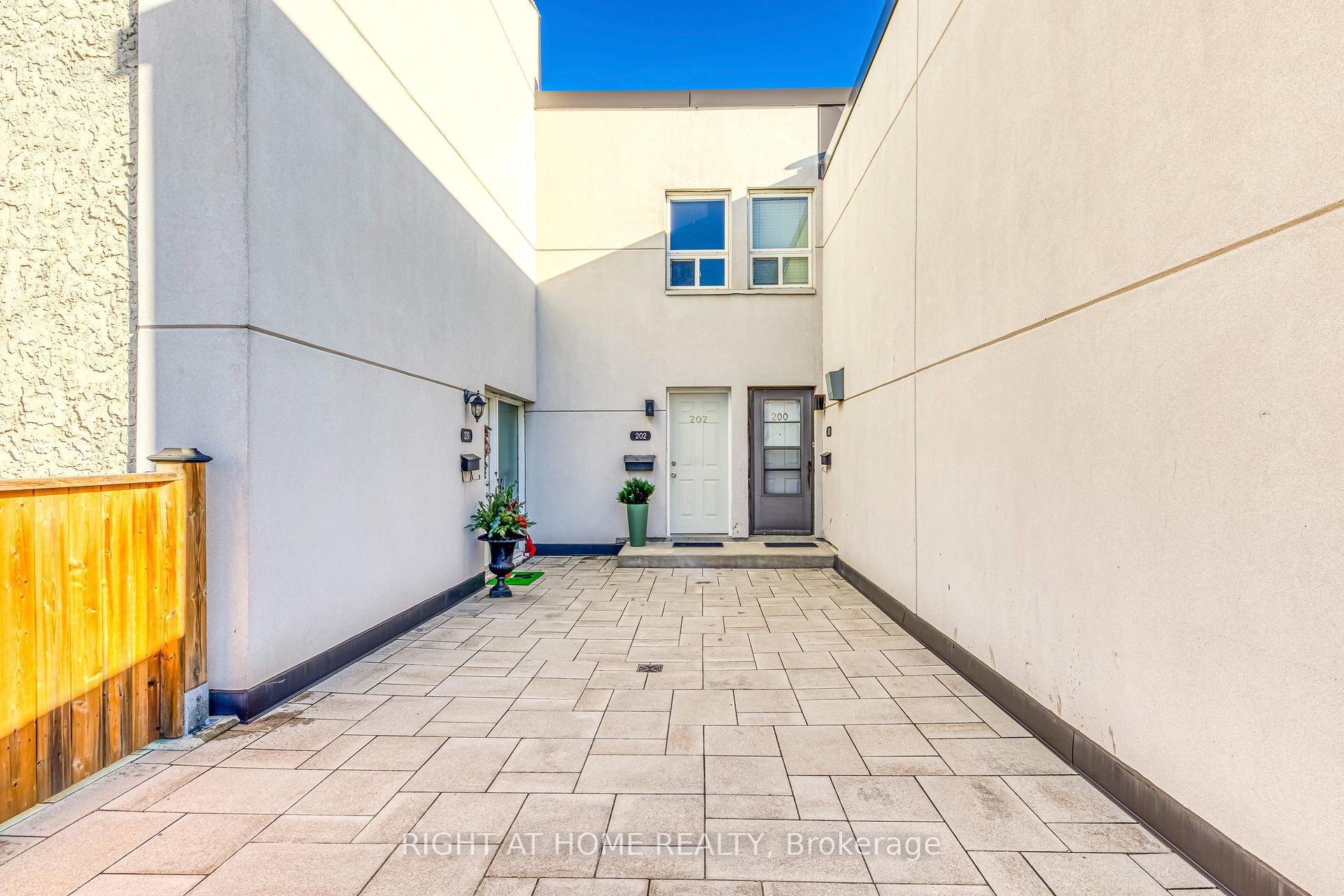 202 - 1055 Dundas Street E Mississauga Ontario Canada Sale residential Elena Vankevich Brokerage Information: Not available, please contact website owner