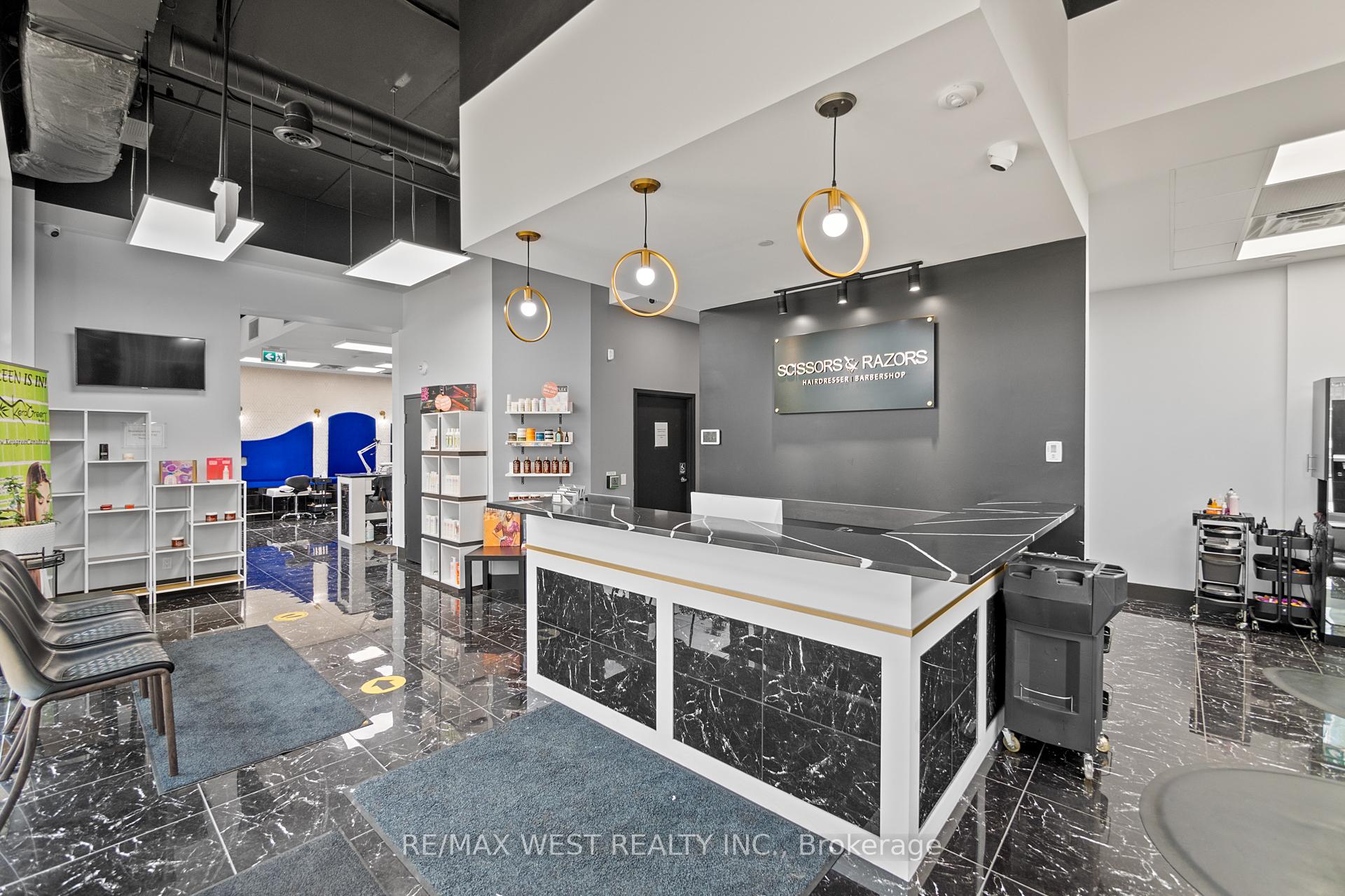 211-213 - 130 Columbia St W Street Waterloo Ontario Canada Sale commercial   RE/MAX West Realty Inc., Brokerage *