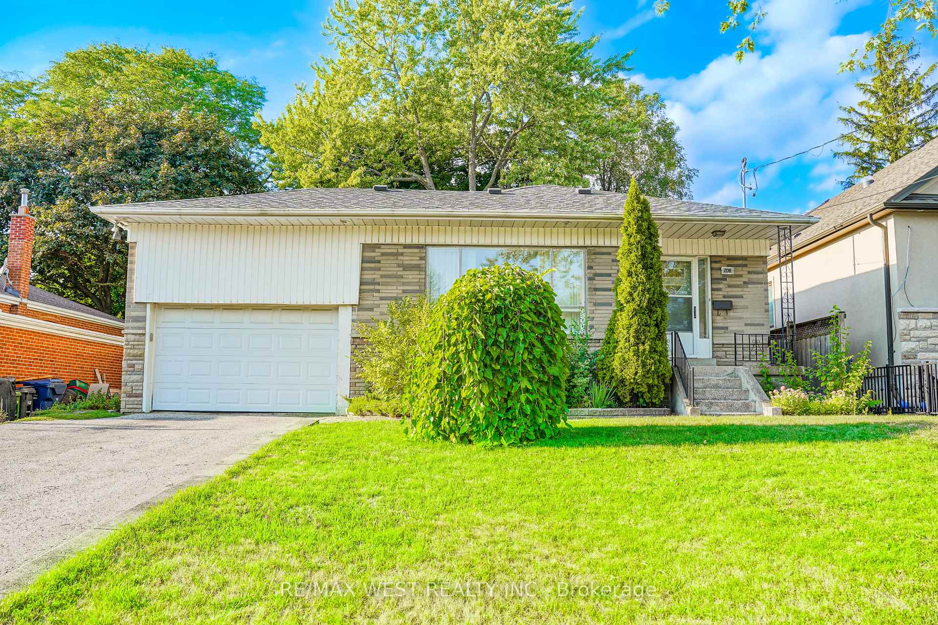 208 Park Home Avenue Toronto Ontario Canada Sale residential Hariharan Nadarajah RE/MAX Ace Realty Inc., Brokerage*