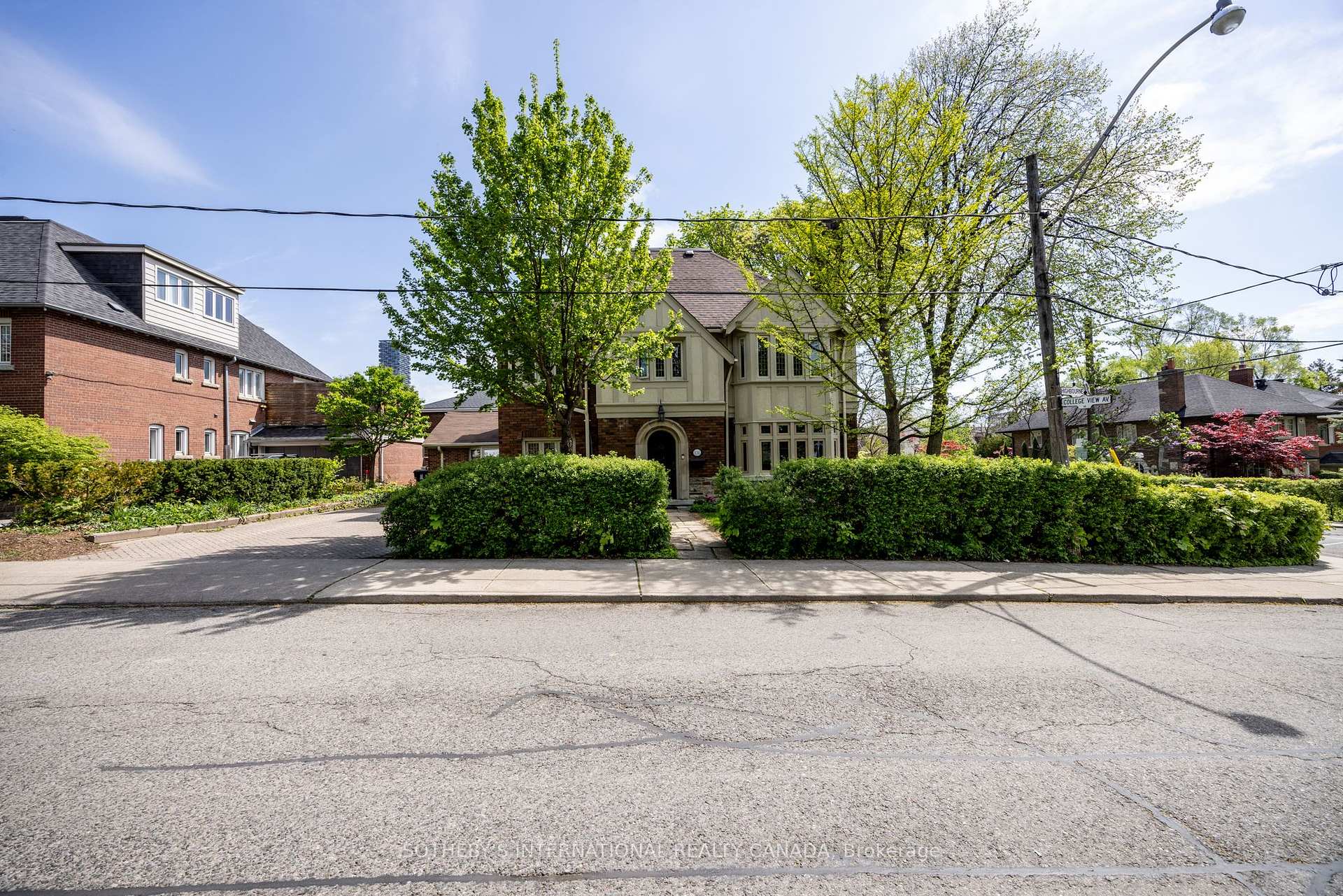 Upper - 131 Highbourne Road Toronto Ontario Canada Rent residential Hariharan Nadarajah RE/MAX Ace Realty Inc., Brokerage*