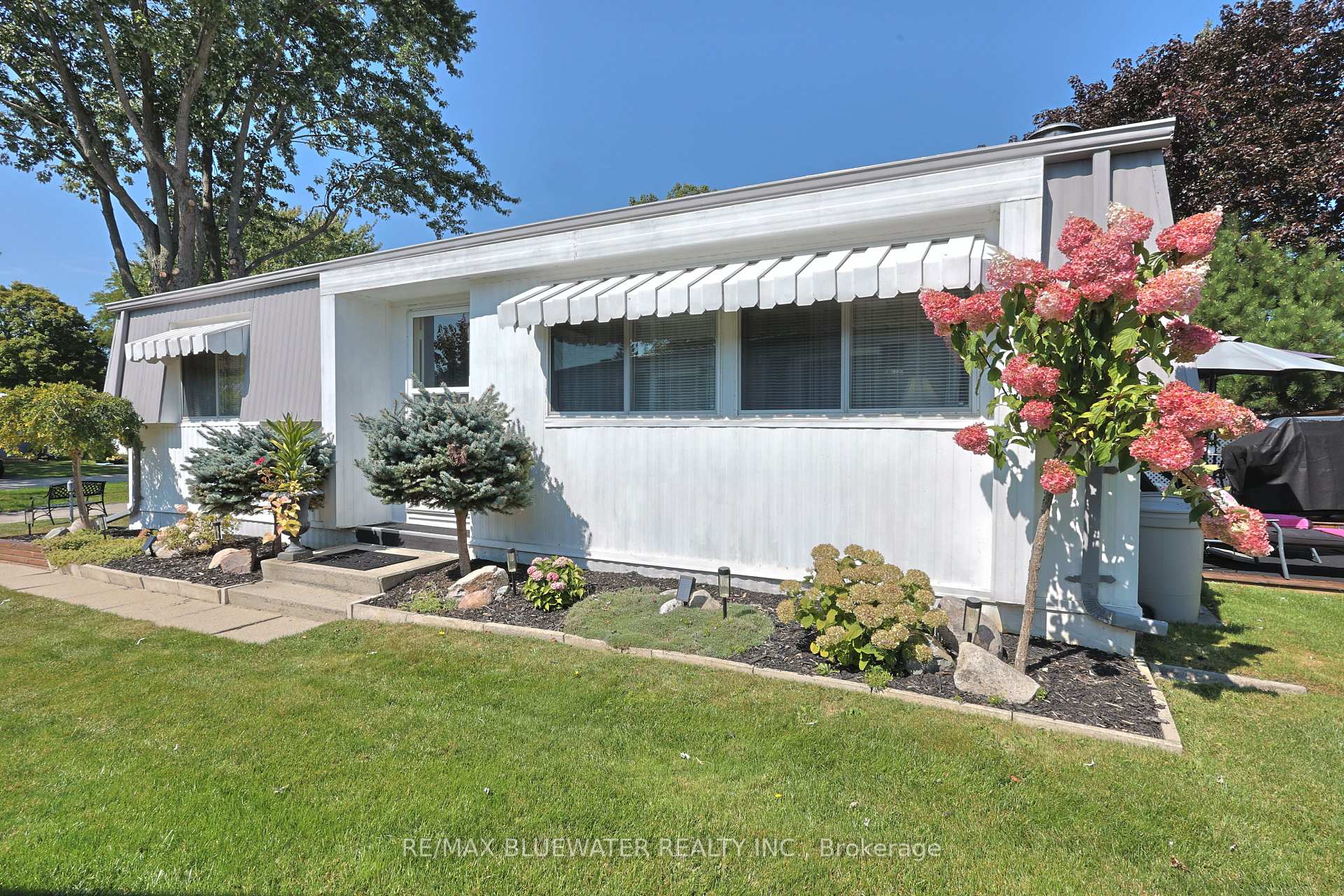 208 Biltmore Drive South Huron Ontario Canada Sale residential Steve Riddell SUTTON GROUP - SMALL TOWN TEAM REALTY INC. BROKERAGE*