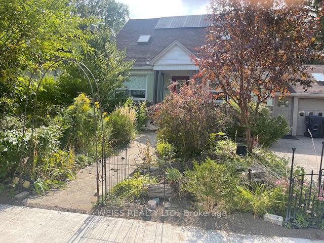 Upper L - 82 King High Avenue Toronto Ontario Canada Rent residential   WEISS REALTY LTD., Brokerage