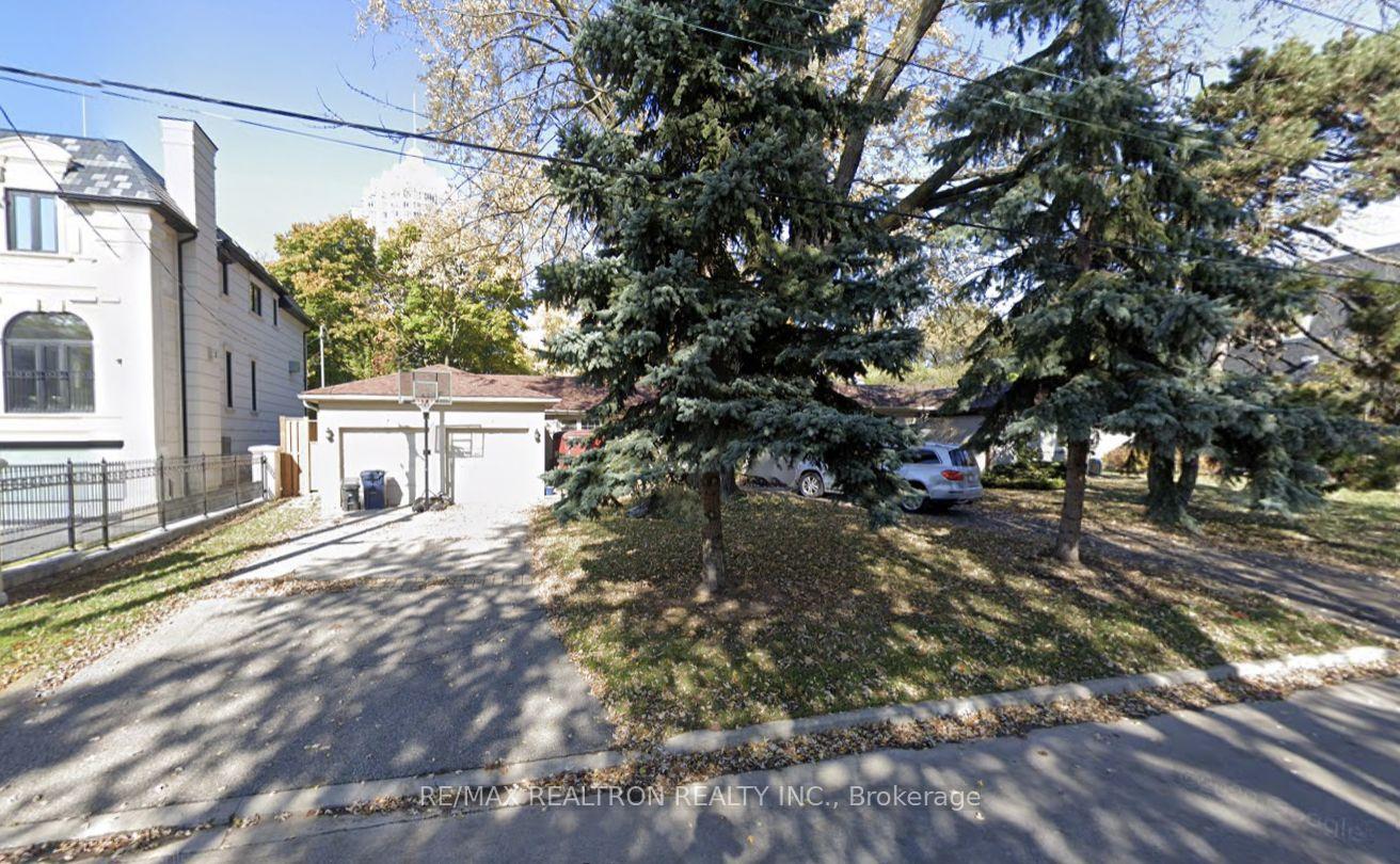 62 Northdale Road Toronto Ontario Canada Sale residential Frank Fu Feng RE/MAX Realtron Realty Inc., Brokerage*