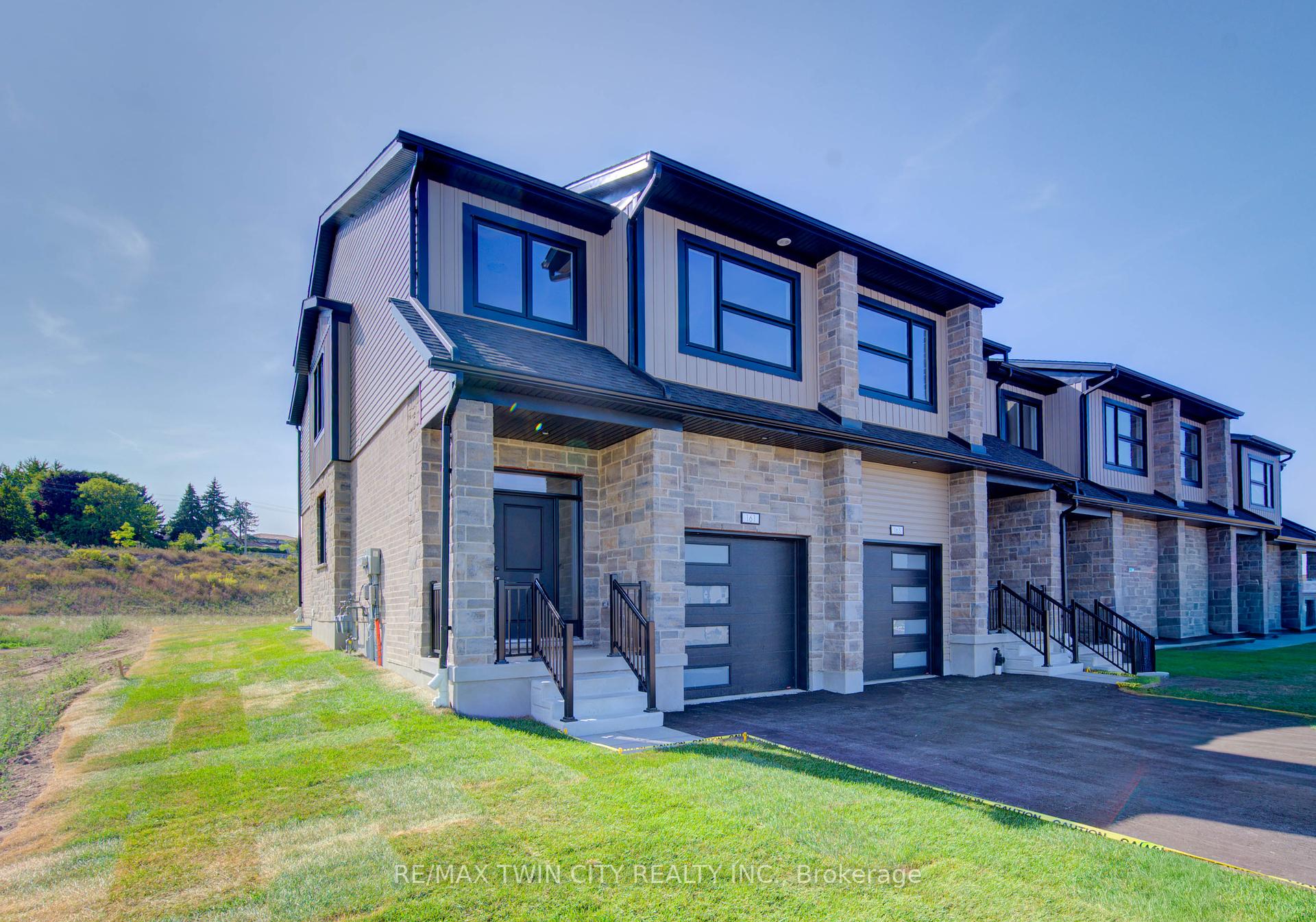 161 Dunnigan Drive Kitchener Ontario Canada Sale residential Dawn Peace RE/MAX Twin City Realty Inc., Brokerage*
