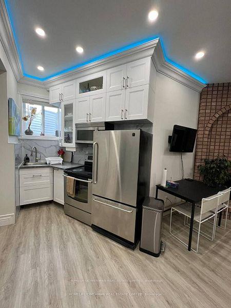 B - 200 MCKEE Avenue Toronto Ontario Canada Rent residential HomeLife/Cimerman Real Estate Ltd., Brokerage*