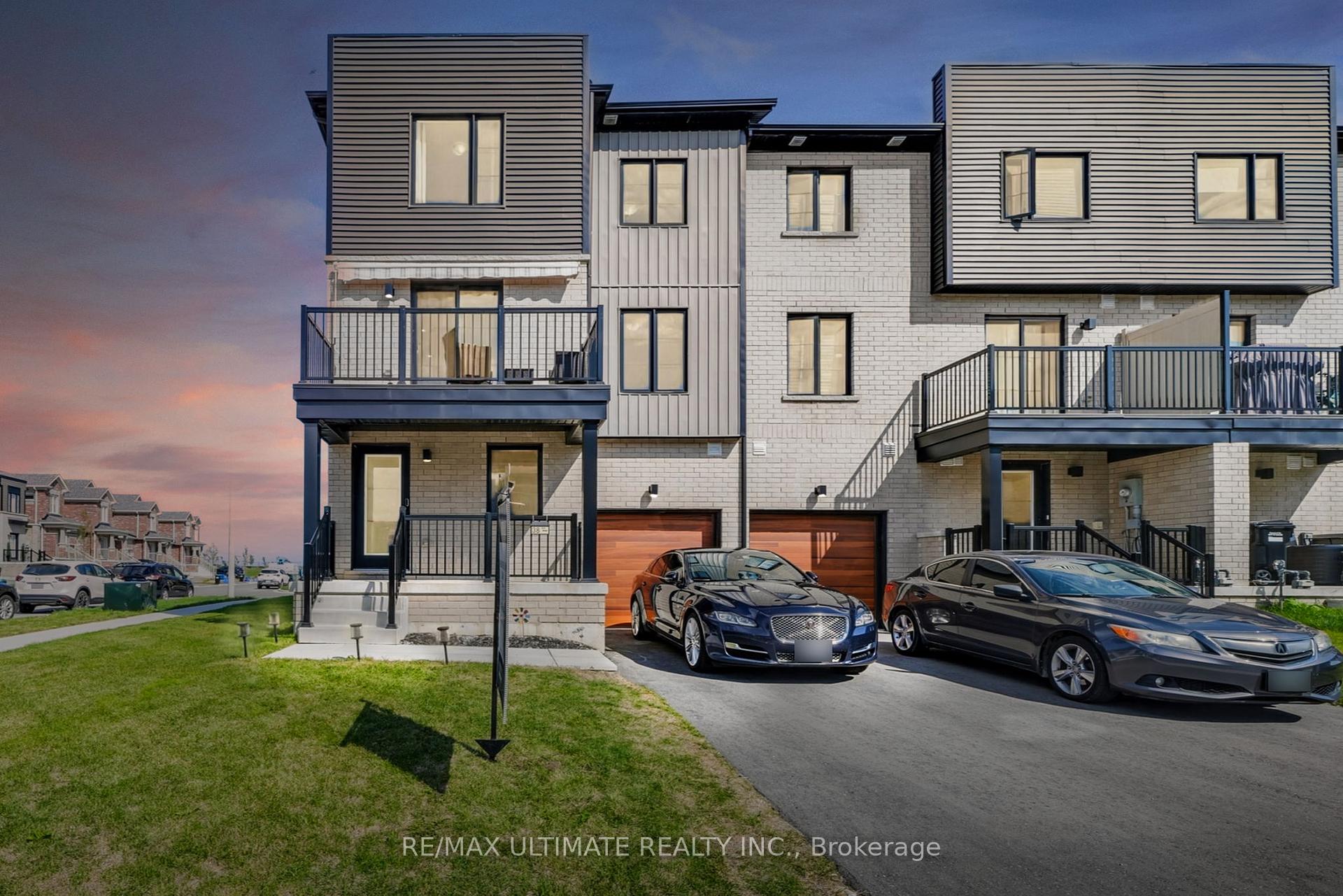 38 Silo Mews Barrie Ontario Canada Sale residential Gilbert Lopes RE/MAX Ultimate Realty, Brokerage *