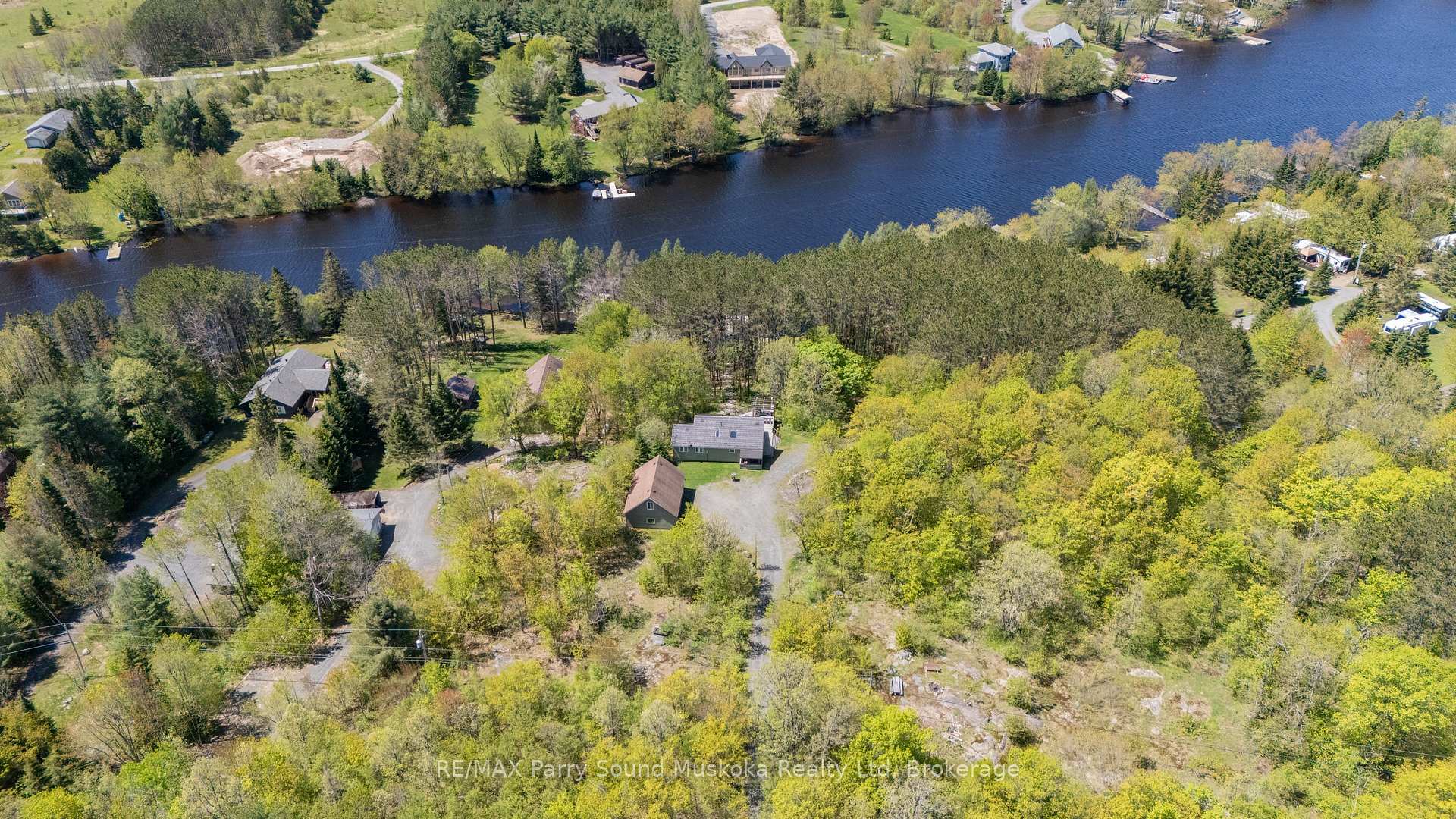 587 Centre Road Mckellar Ontario Canada Sale residential Gary Phillips RE/MAX PARRY SOUND MUSKOKA REALTY LTD., BROKERAGE*
