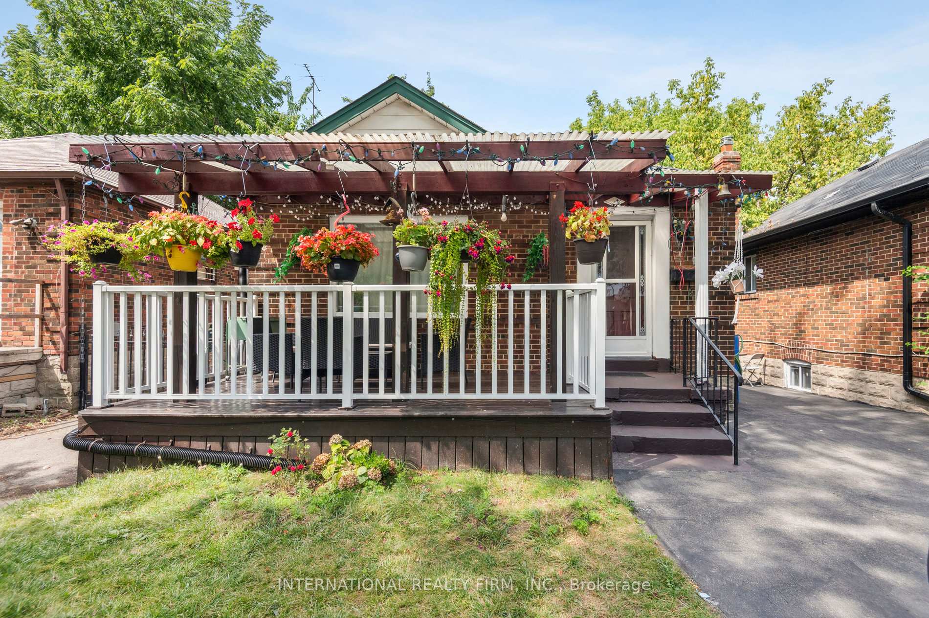 1982 Lawrence Avenue W Toronto Ontario Canada Sale residential David LeMesurier International Realty Firm Inc.