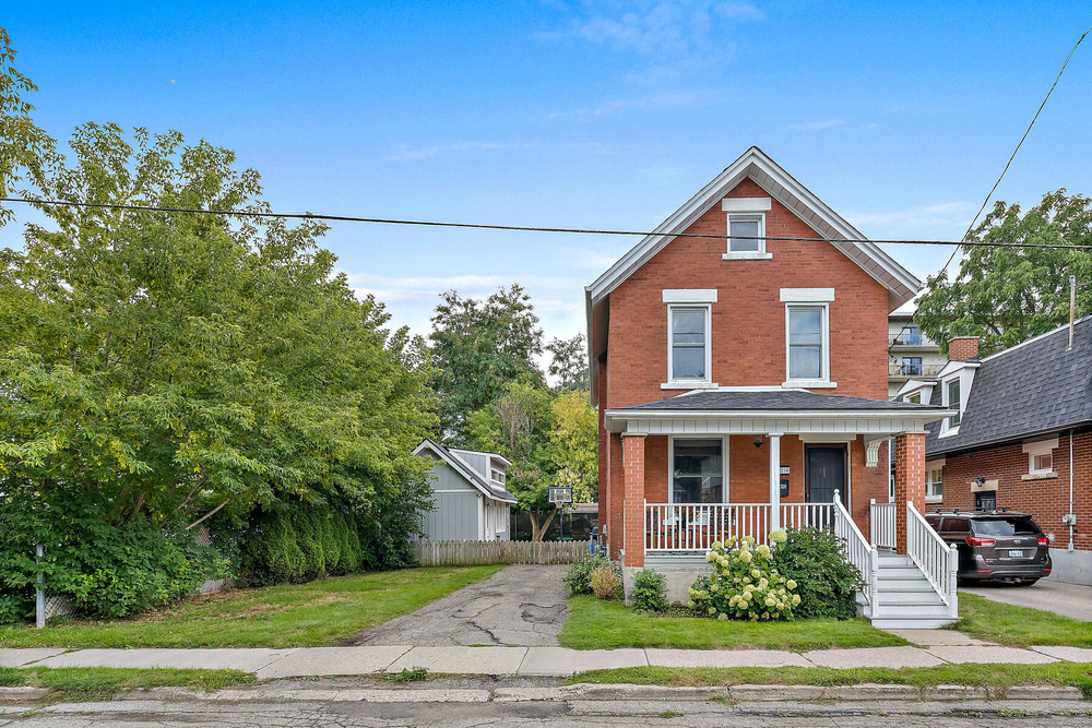 14 Verney St Guelph Ontario Canada Sale residential Monica Keess Royal LePage Meadowtowne Realty Inc., Brokerage