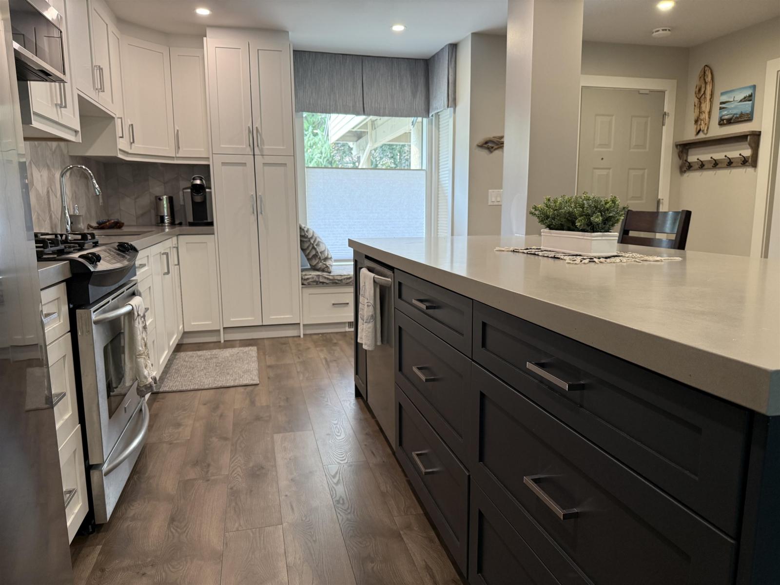 15804 MCBETH ROAD Surrey British Columbia Canada Sale residential   HomeLife Benchmark Realty Corp.