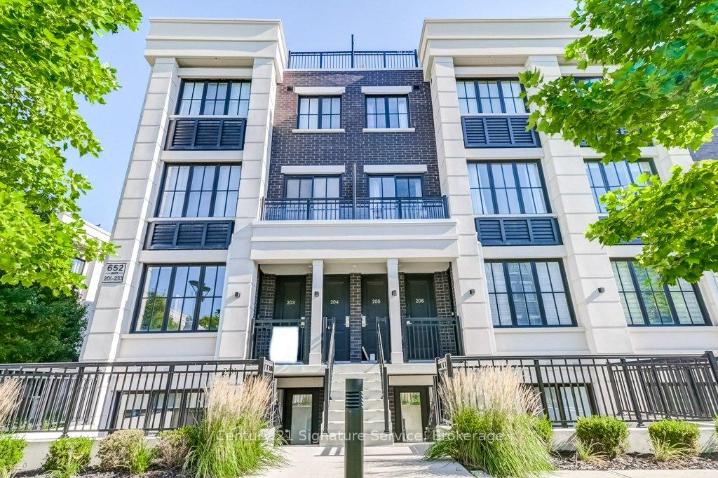 202 - 652 Cricklewood Drive Mississauga Ontario Canada Sale residential Maria Wilson Century 21 Signature Service