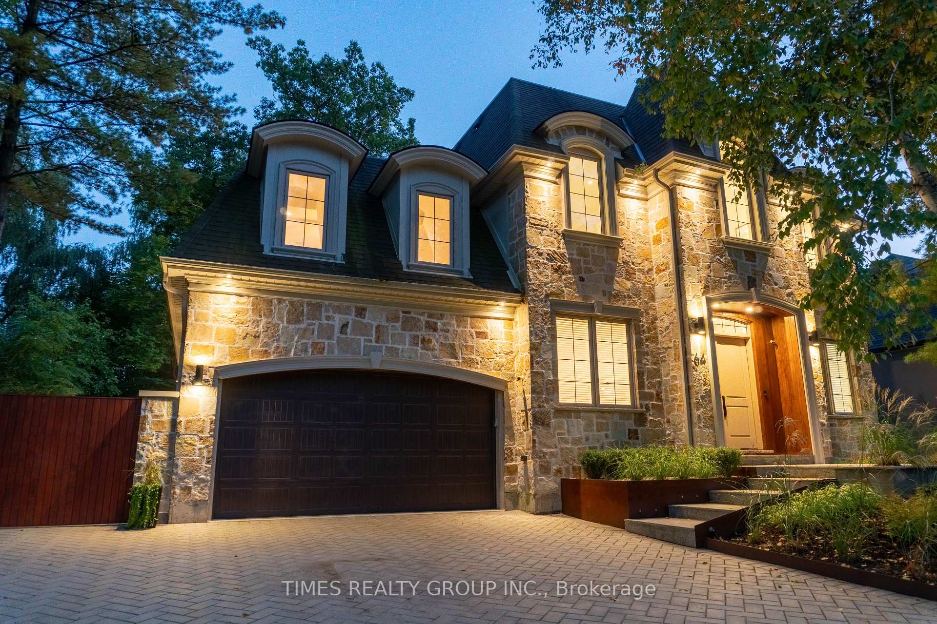 64 Ravina Crescent Hamilton Ontario Canada Sale residential   Times Realty Group Inc., Brokerage