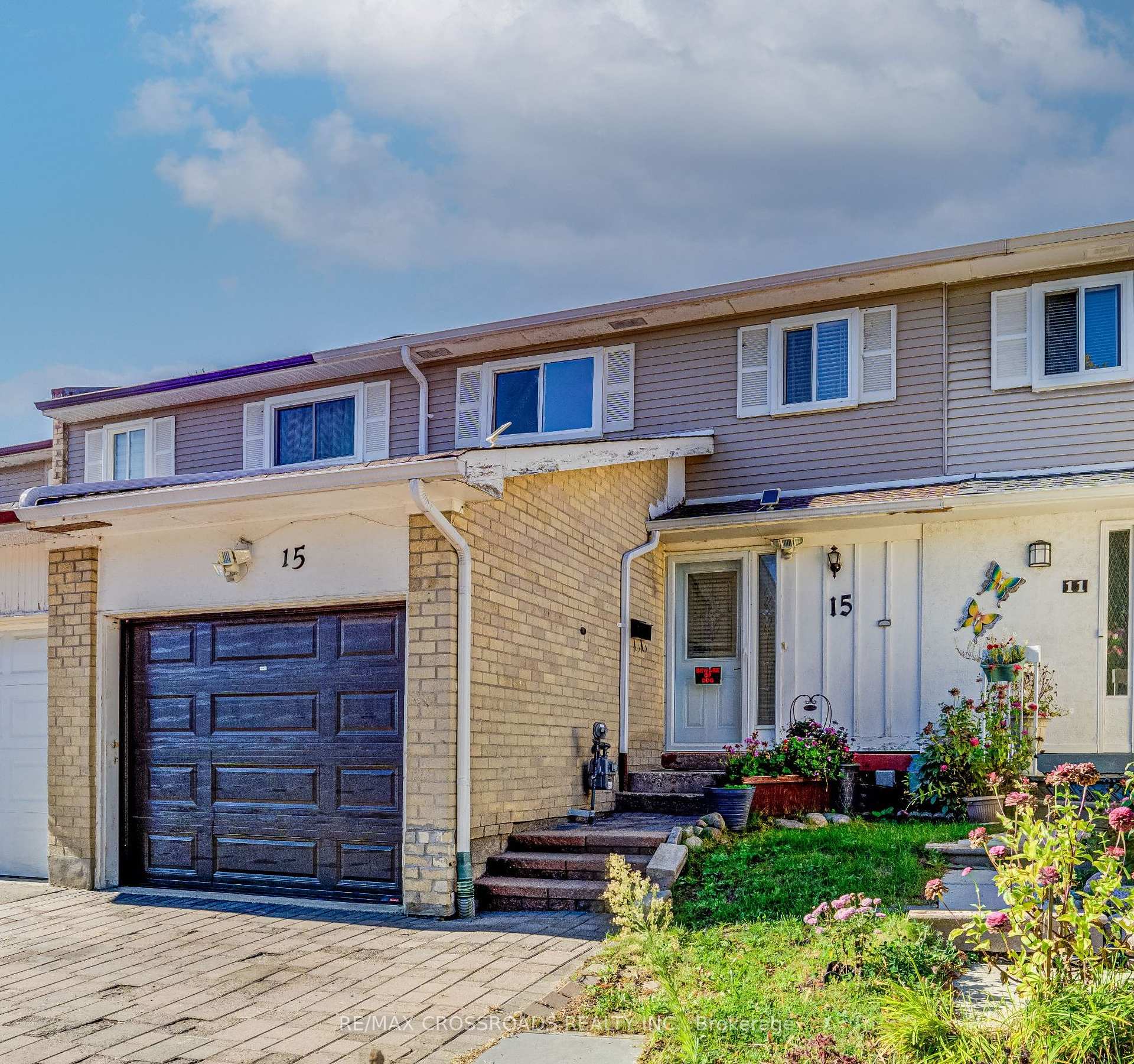 15 Lowry Square Toronto Ontario Canada Sale residential Mark Williams RE/MAX CROSSROADS REALTY INC., Brokerage