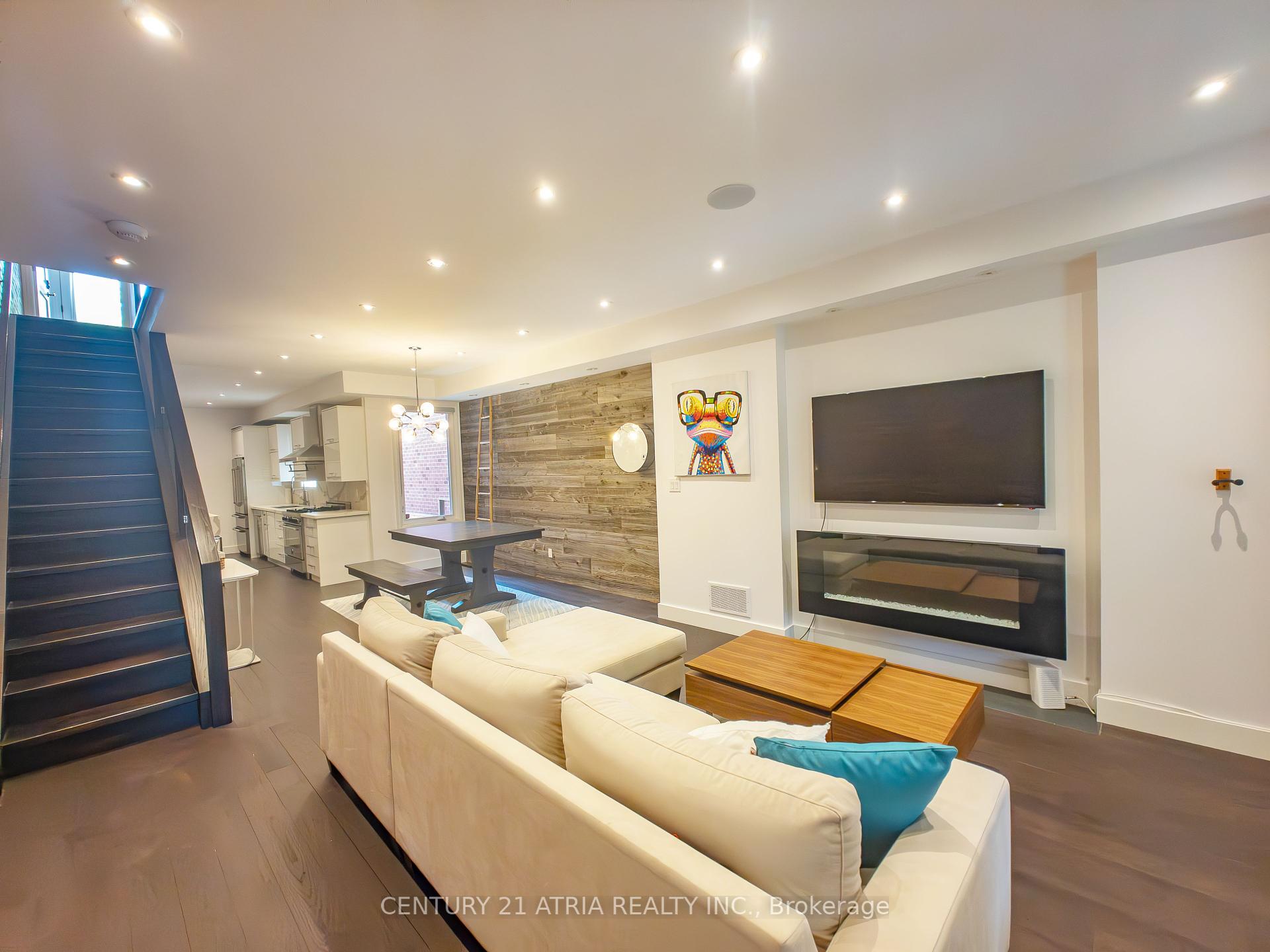 329A Clinton Street Toronto Ontario Canada Sale residential Tom Leung Century 21 Atria Realty Inc., Brokerage*