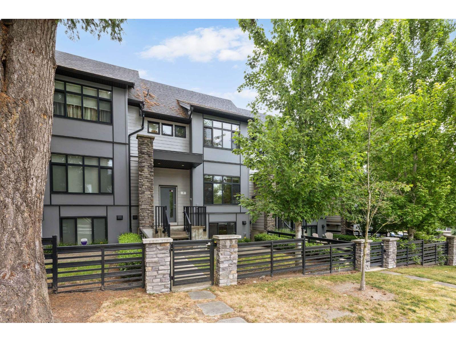 7 15177 60 AVENUE Surrey British Columbia Canada Sale residential   Marketing 604 Team | HomeLife Benchmark Realty Corp.