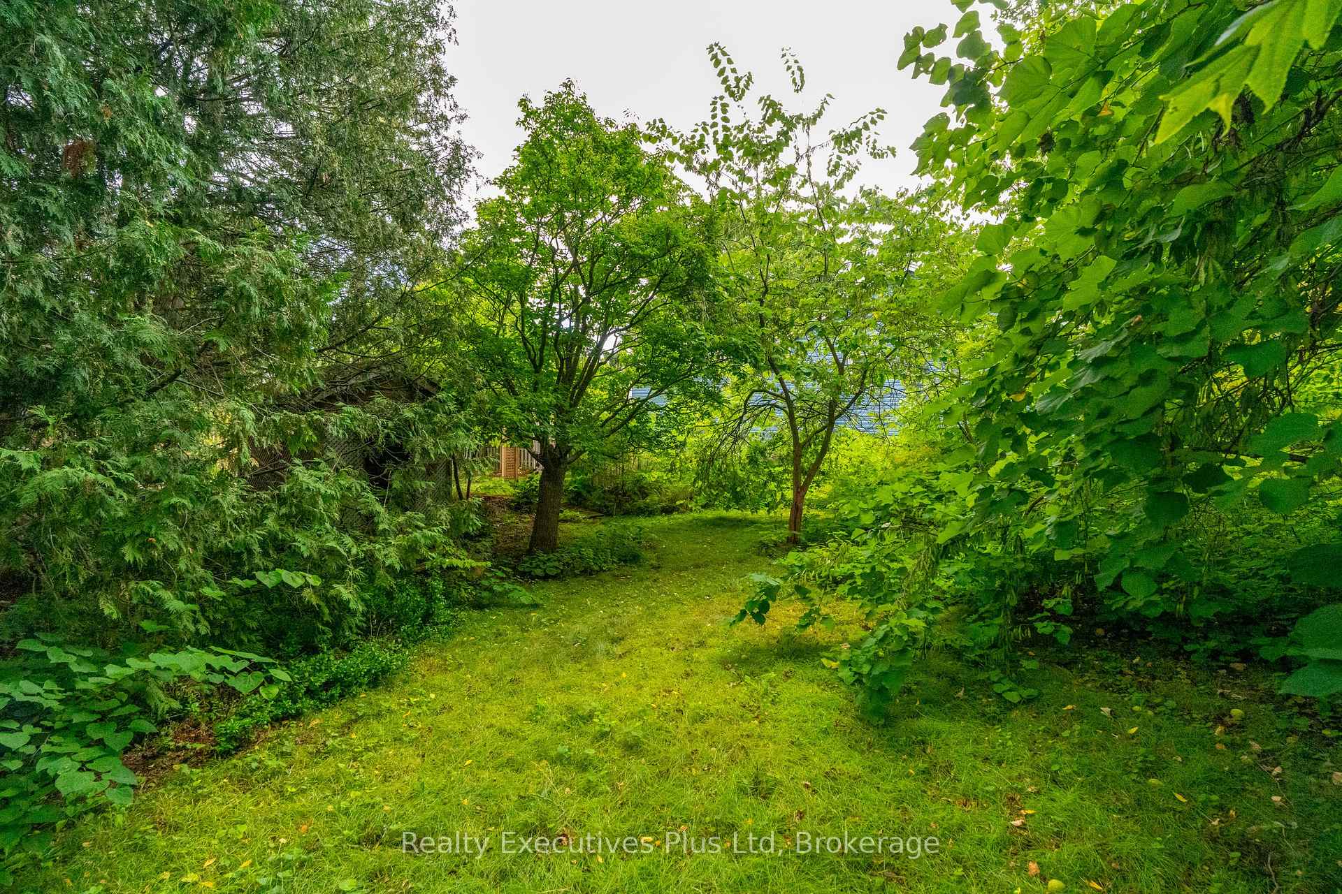 59 Hearn Avenue Guelph Ontario Canada Sale residential   Realty Executives Plus Ltd. Brokerage*