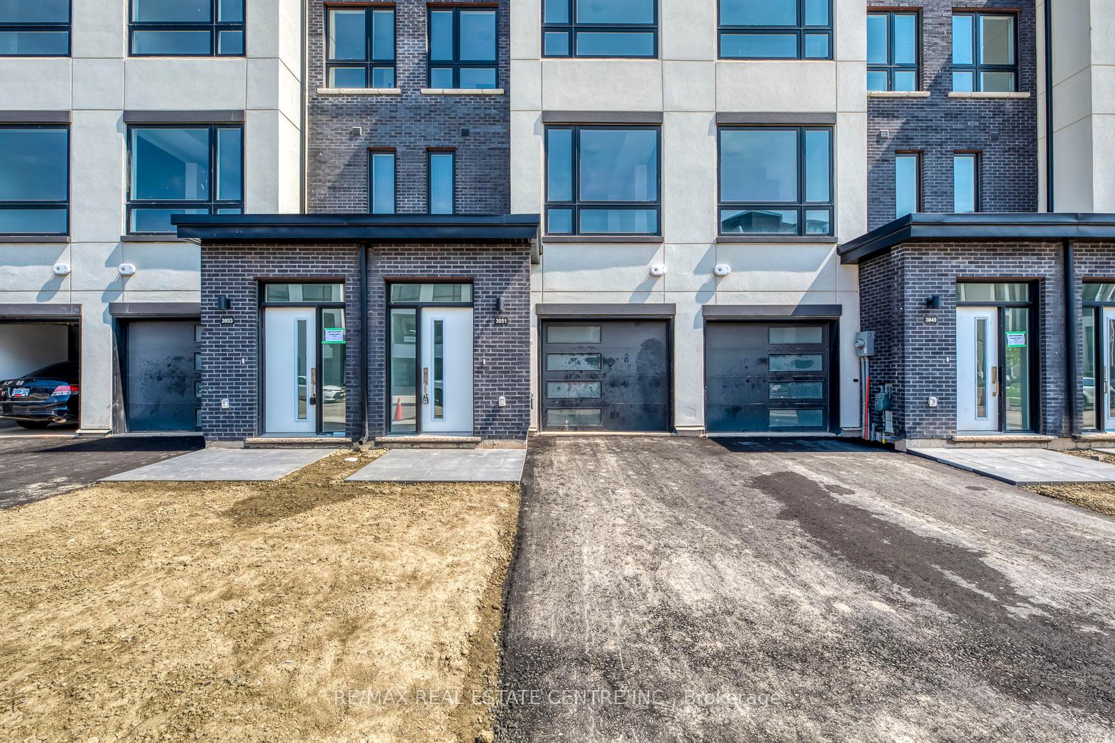 3049 Trailside Drive Oakville Ontario Canada Sale residential Zeeshan Kiani RE/MAX Real Estate Centre Inc., Brokerage*