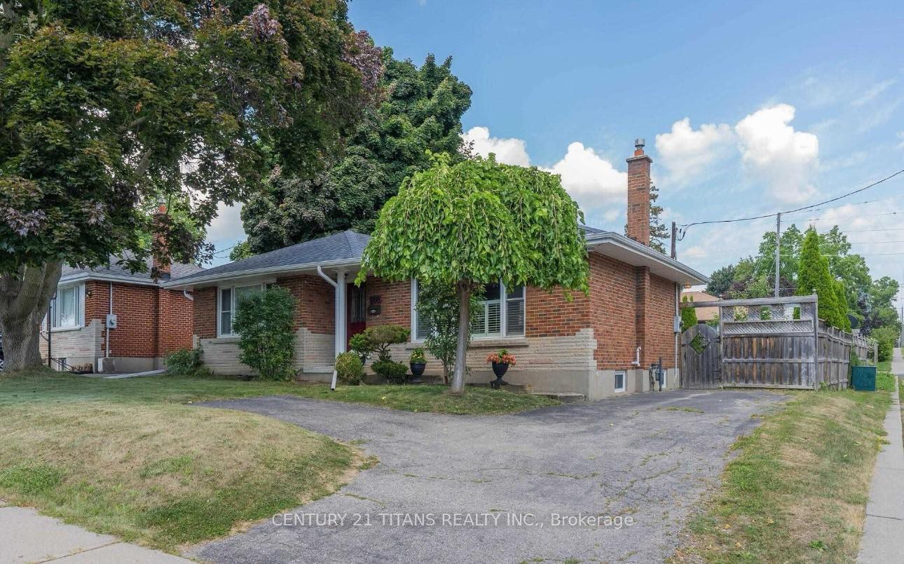 (Main) - 808 Eastglen Drive Oshawa Ontario Canada Rent residential Sudharshan Muthu, CPA, CGA Century 21 Titans Realty Inc., Brokerage *