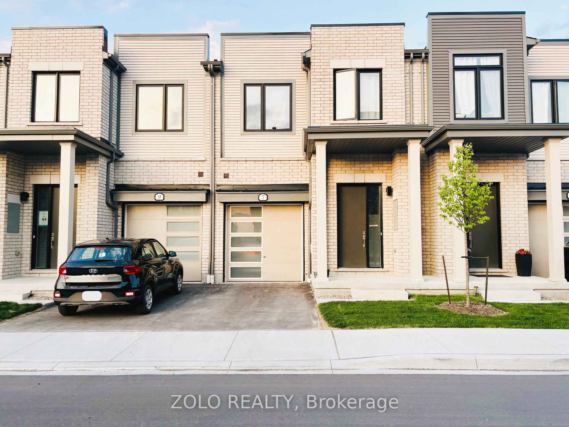 7 Sorbara Way Whitby Ontario Canada Sale residential Saida Morovati Zolo Realty, Brokerage *