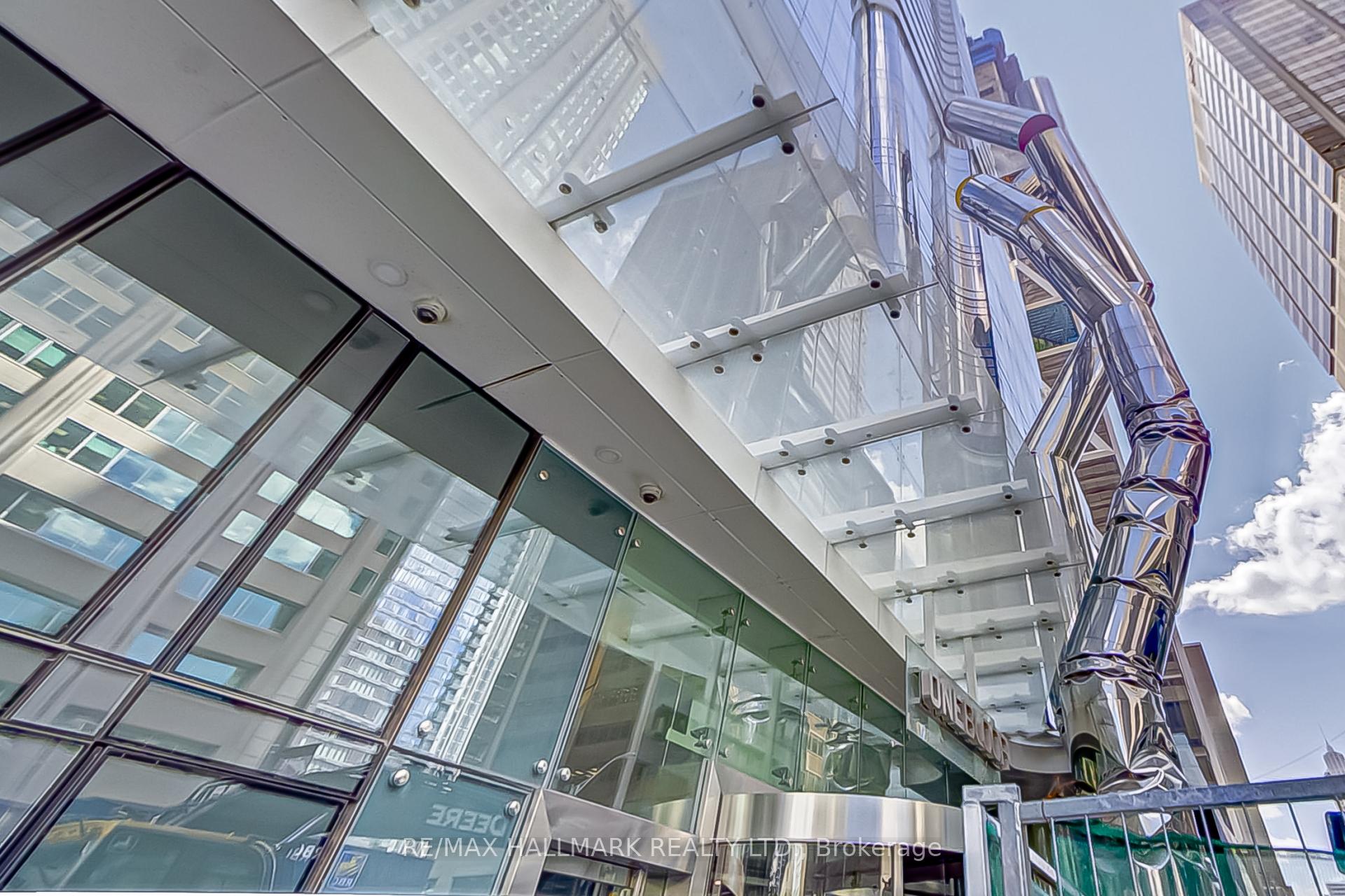 314 - 1 Bloor Street E Toronto Ontario Canada Rent residential ARI ARMANI Royal LePage Signature Realty, Brokerage*