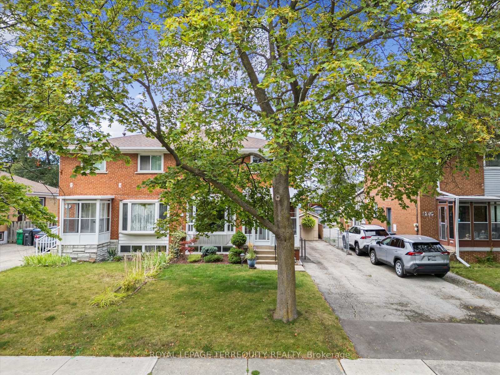 1201 Kingsholm Drive Mississauga Ontario Canada Sale residential Elena Vankevich Brokerage Information: Not available, please contact website owner