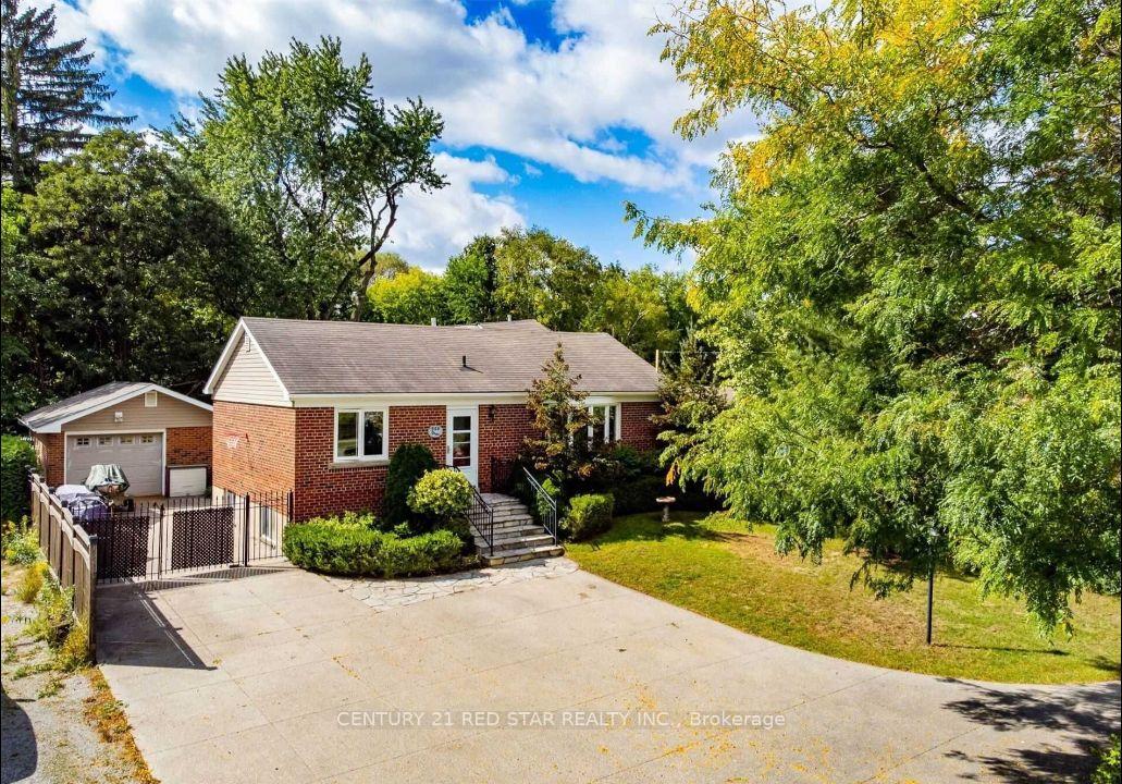 550 Fourth Line Oakville Ontario Canada Sale residential Bora Celikel RE/MAX Real Estate Centre Inc., Brokerage*